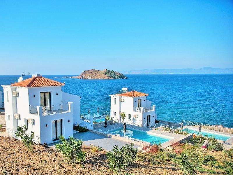 Eleia Seafront Rooms & Villas Petra  Exterior photo